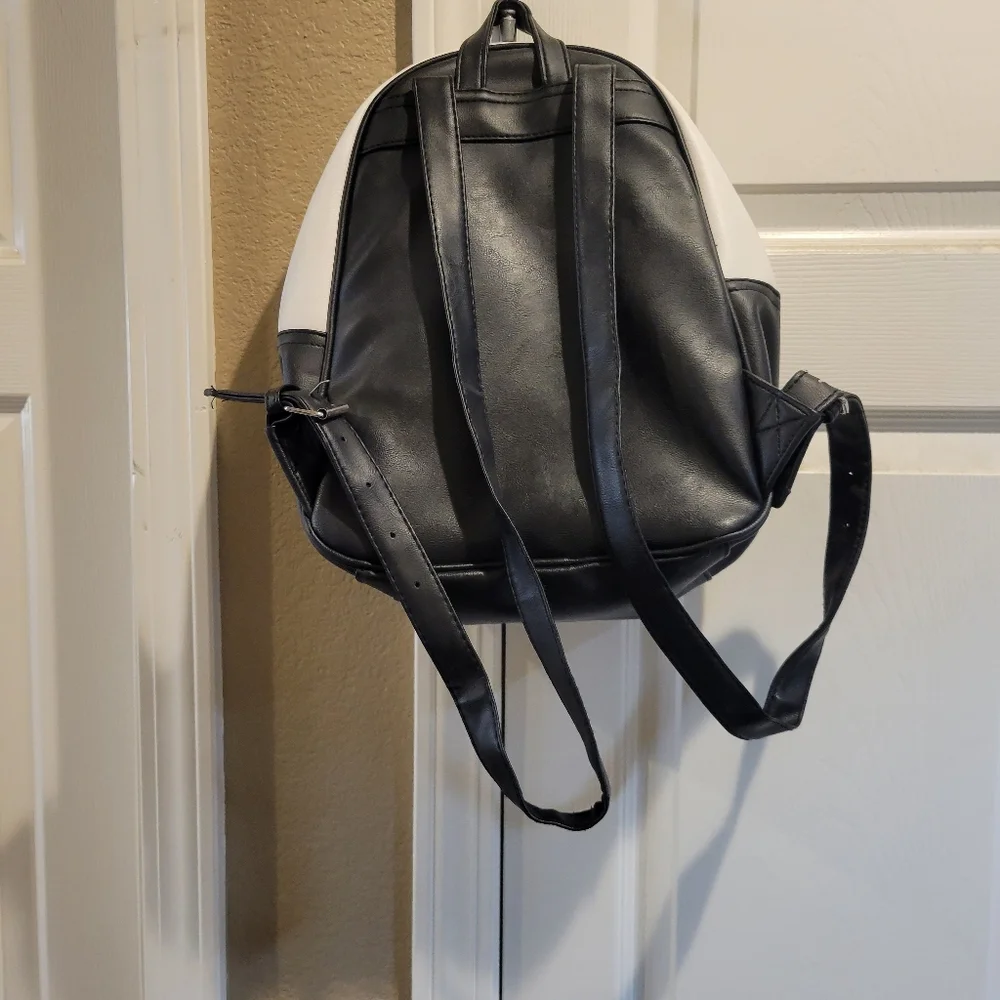 Backpack - Picture 2 of 2